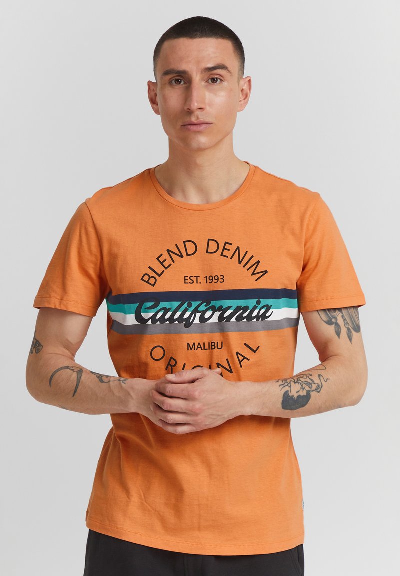 Blend BHADAMUS - Apdrukāts T-krekls - dusty orange