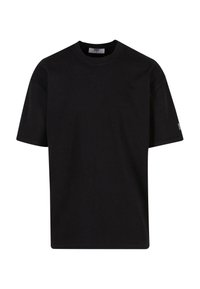 Tricou negru cu mânecă scurtă, confecționat din bumbac, cu guler rotund și croială dreaptă, având detalii minime.