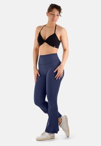 YantraConnection KISIMA - Pantaloni - blue