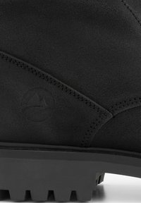 Travelin KOLDING - Nauhalliset nilkkurit - black