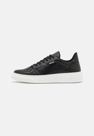 RUSTLEIN 3D LOGO PATCH - Trainers - black