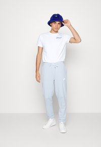 Brave Soul GEMEO - T-shirt estampada - optic white/multicolor