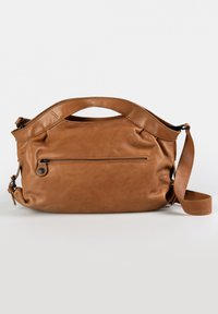 Braune Leder-Umhängetasche mit einer weichen Textur, einem gebogenen Griff und einer Reißverschlusstasche auf der Vorderseite. Verstellbarer Schultergurt angebracht.