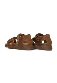 Braune Ledersandalen mit strukturierter Oberfläche, offenem Design, Klettverschluss und gepolstertem Fußbett. Sie verfügen über eine flexible Gummisohle.