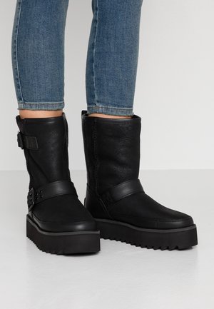 Platform boots - black