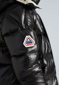 Thumbnail Image 7