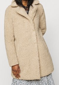 Noisy May Petite Cappotto classico - tan