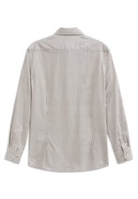 Camicia abbottonata di un grigio chiaro con sottili righe verticali. Maniche lunghe con polsini, colletto tradizionale e texture in cotone liscia.