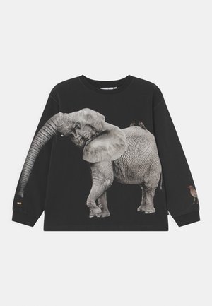 Czarna koszula z długim rękawem z dużym nadrukiem słonia i małymi ptakami. Wykonana z bawełny, o luźnym kroju. Subtelne logo na rękawie.