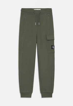 Calvin Klein Jeans BADGE RELAXED PANTS - Pantalon de survêtement - thyme