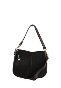 Zwarte leren schoudertas met een gestructureerde afwerking, gouden hardware en een charme in de vorm van de Italiaanse vlag. Beschikt over een enkele strap en een zachte, krommingvorm.