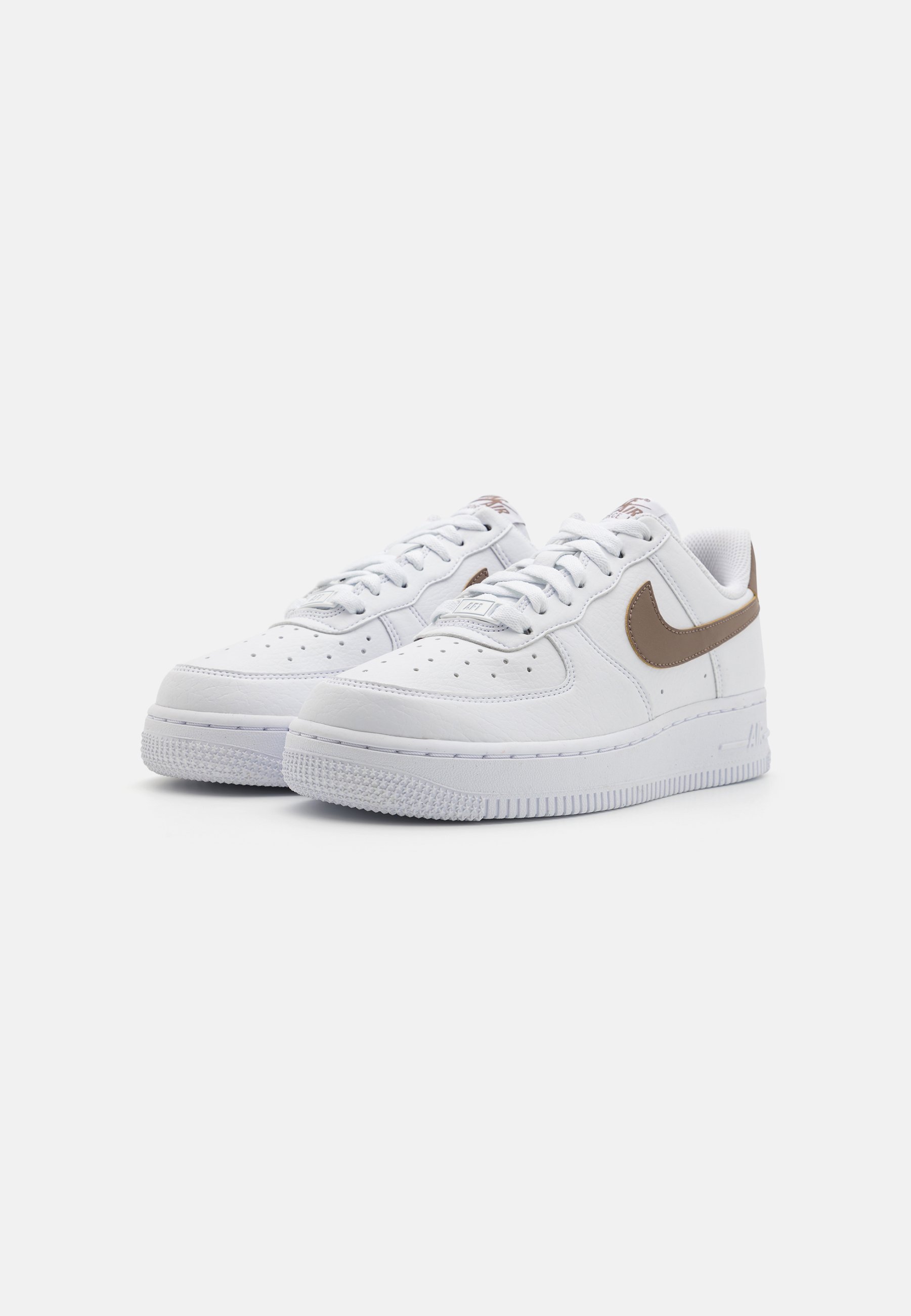 white nike force 1