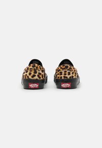 Vans CLASSIC SLIP-ON UNISEX - Belebújós cipők - black