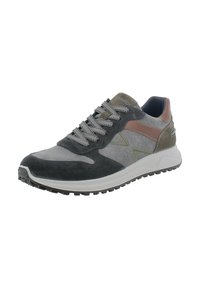 Scarpa da uomo per attività sportive in suede grigio e mesh, con dettagli in pelle marrone, lacci piatti grigi e suola in gomma bianca con battistrada testurizzato.