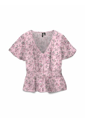 Roze blouse met korte mouwen, V-hals, elastische taille, knopen aan de voorkant en een klein bloemenpatroon in groen en paars.