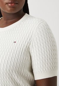 Tommy Hilfiger Curve T-shirt con stampa - off-white