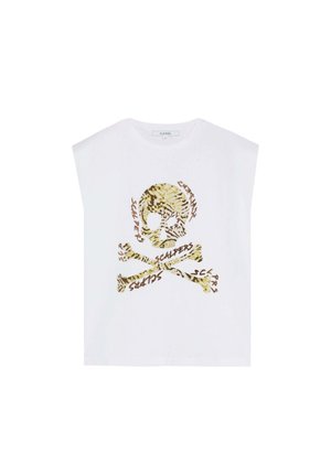 Camiseta blanca sin mangas con diseño de calavera y huesos cruzados con estampado de leopardo, con la palabra "Scalpers" repetida en los huesos y la calavera.