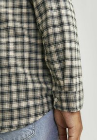 Jack & Jones KOMFORT FIT - Hemd - vetiver