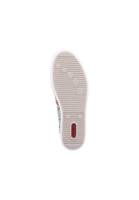 Semelle de chaussure en caoutchouc texturé beige, avec des motifs circulaires et un logo rouge. Une bordure blanche le long du bord améliore son design.