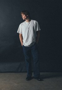 Former CRUX HERRINGBONE PANT - Nohavice - washed navy