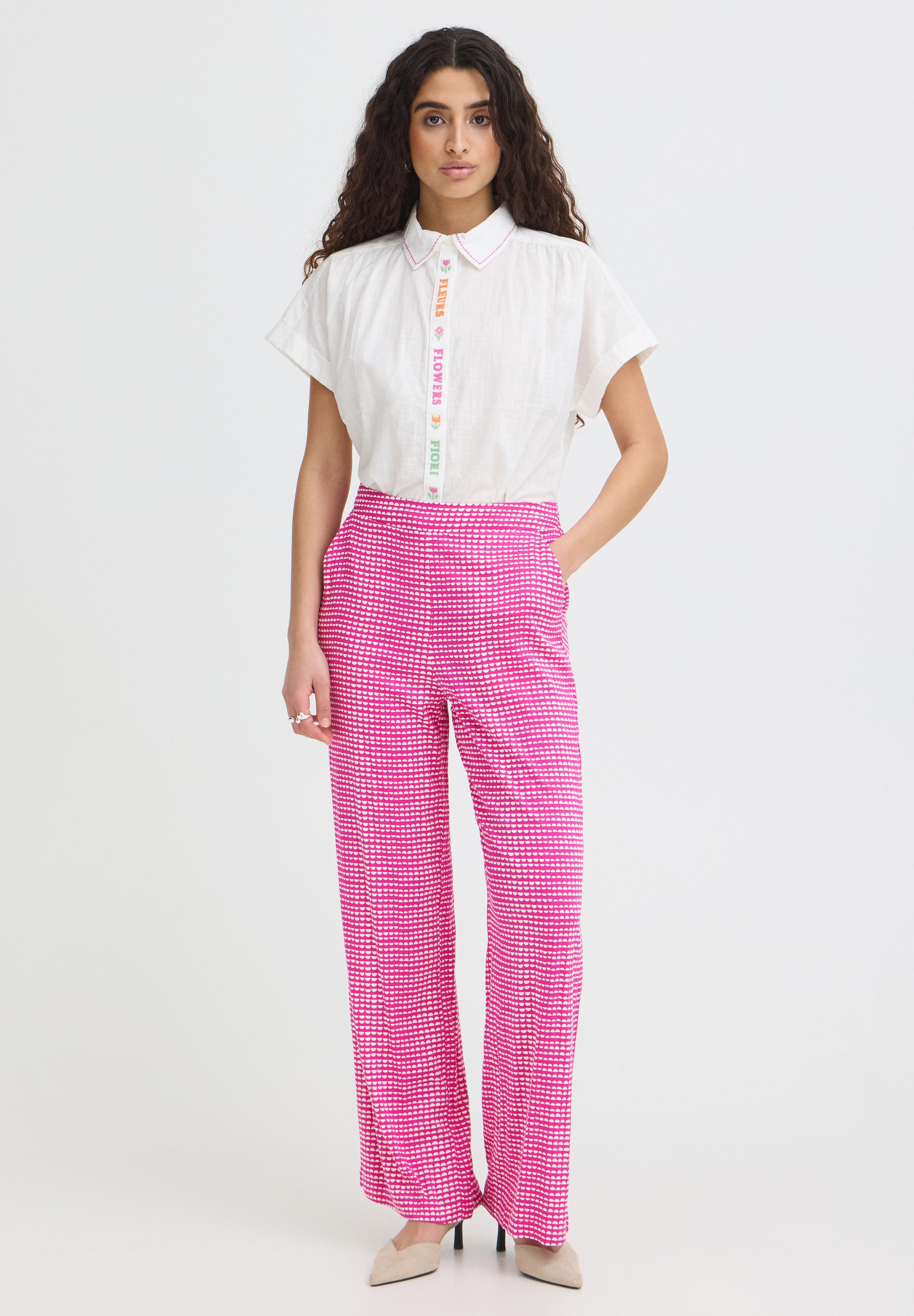 ICHI IHAYA PA3 - Pantaloni - pink white graphic scallop/roz