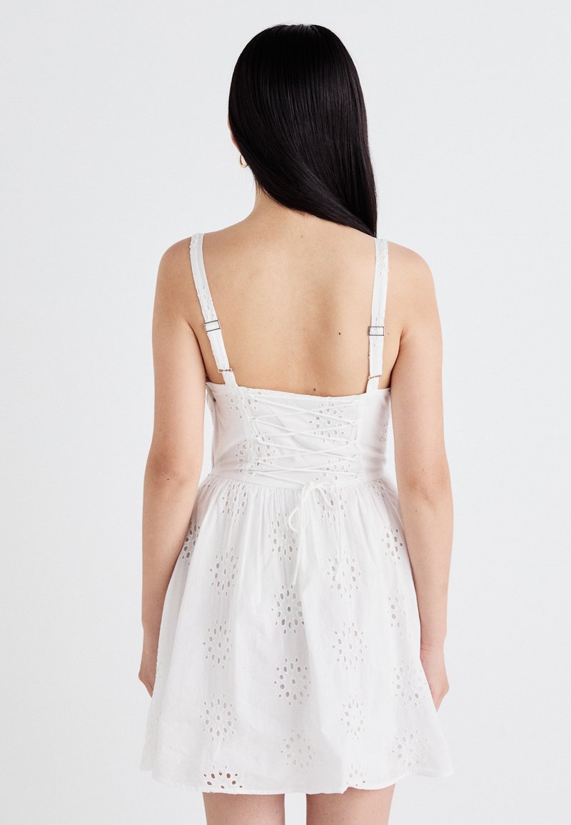 Robe Fille 18 Mois - Coton Blanc Broderie Anglaise - Bretelles - Style Vintage été - Occasion Très Bon état