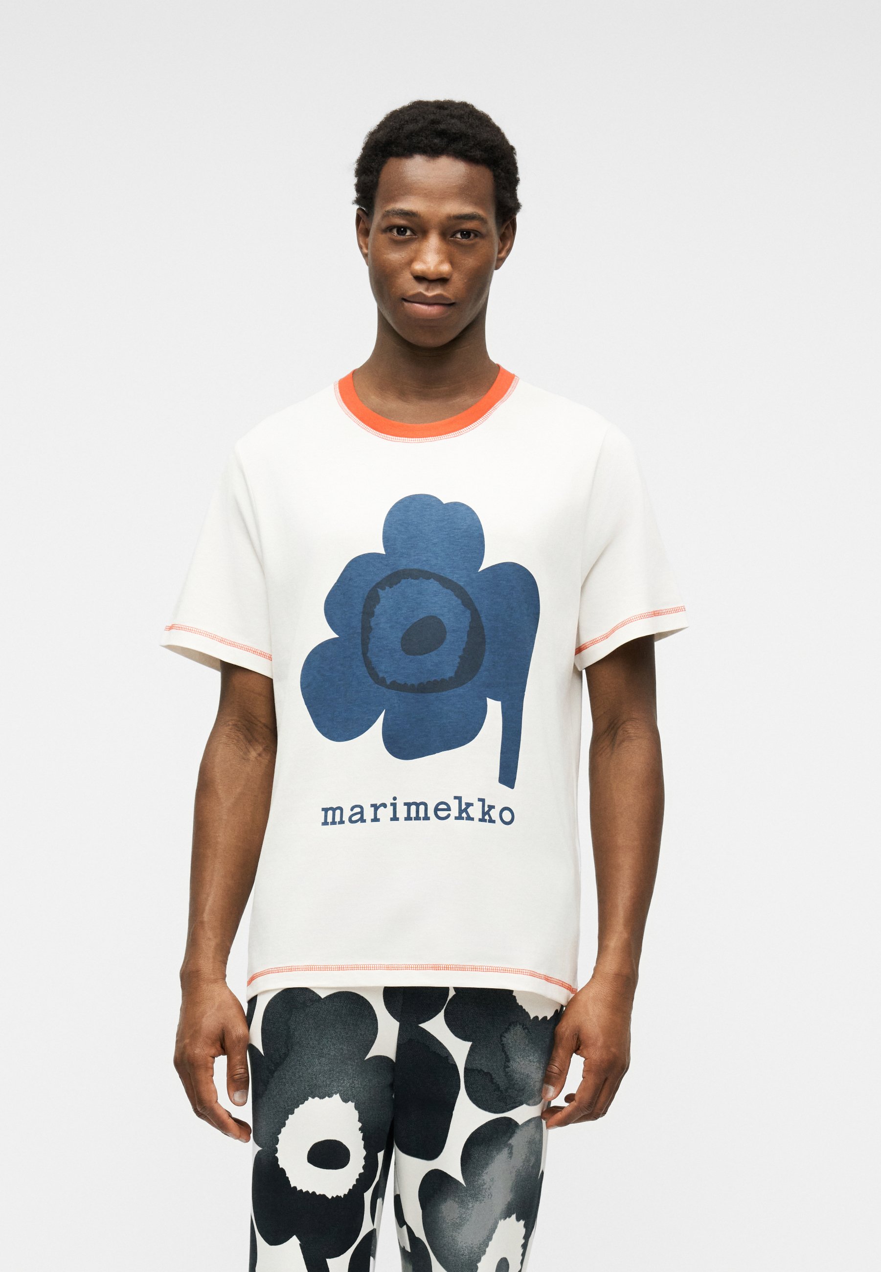 マリメッコMarrasPlacement Karhunputki t-shirt marimekko（マリメッコ）の「Kaksoset / Karhunputki Placement t
