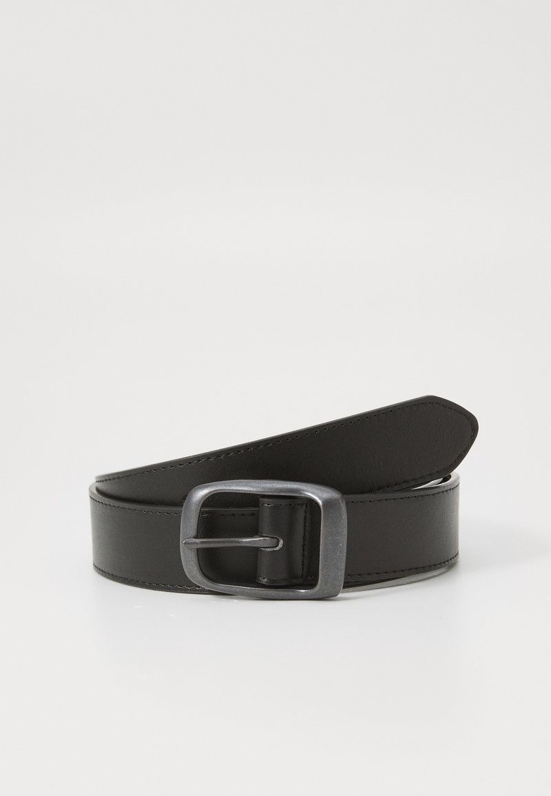 Ceinture en cuir noir avec une finition lisse, dotée d'une boucle en métal argenté texturée et d'un design classique.