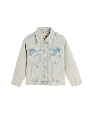 Vaaleansininen farkkutakki, jossa on nappikiinnitys, kaksi rintataskua ja klassinen kaulus. Ominaisuuksiin kuuluu ommeltu yksityiskohtaus ja pitkät hihat.