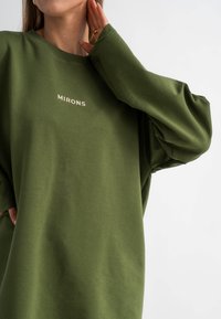 MIRONS Langarmshirt - khaki