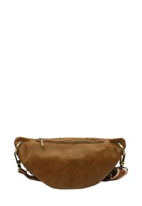 Sac en cuir brun à bandoulière au design courbé, avec une poche zippée et une bandoulière à motifs. Il présente des accents en laiton.