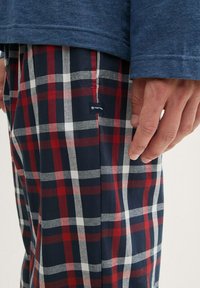 Thumbnail Image 4