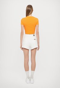 Versace Jeans Couture Kratke hlače od trapera - white