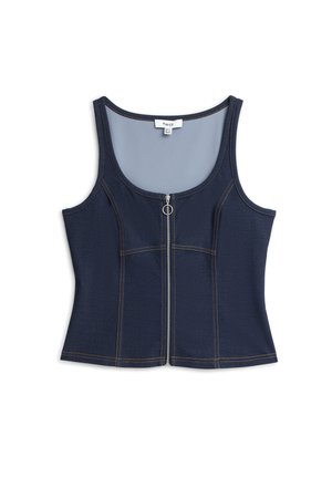 Top corto sin mangas de mezclilla azul marino con cremallera plateada en el frente y costuras naranjas, etiqueta de la marca "TWIST" visible dentro del cuello.