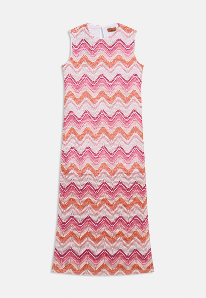 Αμάνικο φόρεμα με ζιγκ ζαγκ μοτίβο σε αποχρώσεις ροζ, λευκού και πορτοκαλί; κατασκευασμένο από ένα ελαφρύ, υφασμάτινο, υφαντό ύφασμα; μήκος μέχρι το γόνατο.