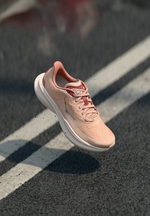 HOKA MACH 6 - Road running shoes - rose latte/blush