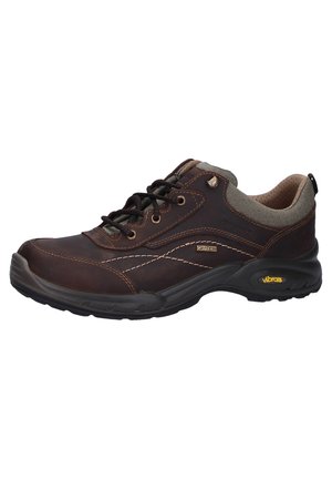Walking shoes - braun
