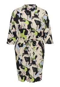 Φόρεμα πουκαμίσα κοντομάνικο από ελαφρύ ύφασμα, με αφηρημένο σχέδιο σε πράσινο, μαύρο, ροζ και μπλε, με ζώνη στη μέση.