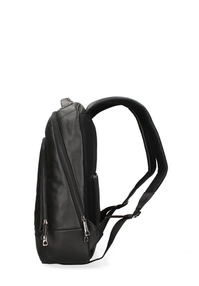 Sac à dos en cuir noir avec deux compartiments zippés, des bretelles rembourrées et un dos en maille texturée pour plus de confort.