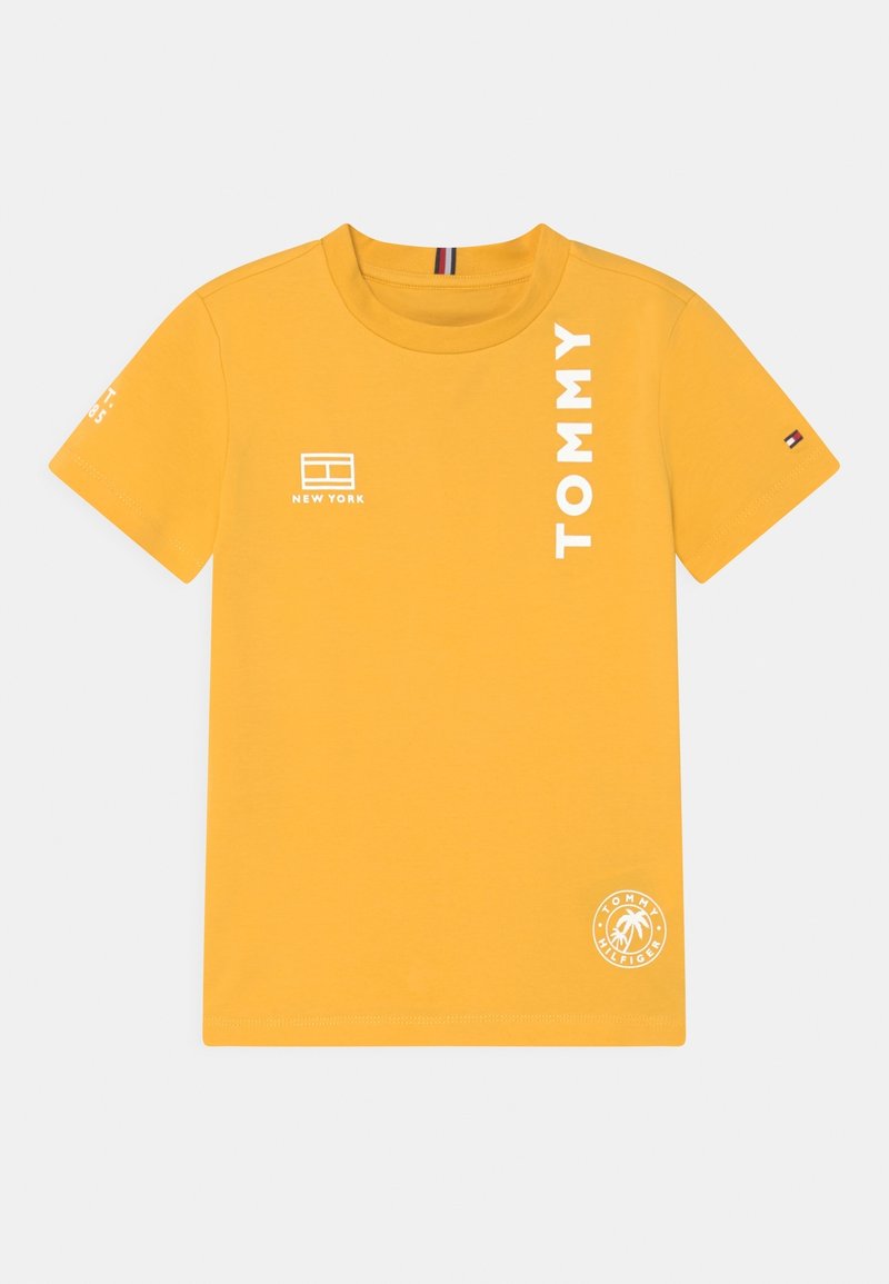Tommy Hilfiger MULTI PLACEMENT TEE - Print T-shirt - yielding yellow