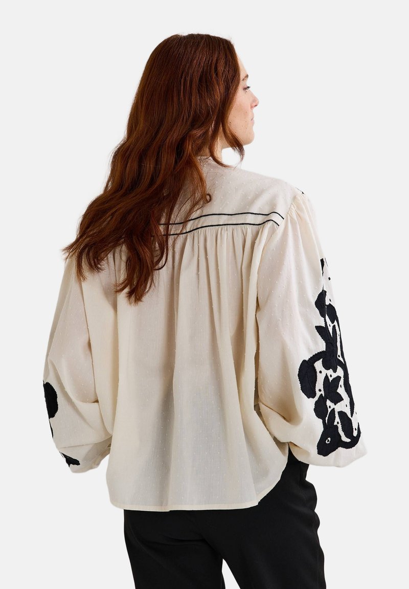 Monoprix MANCHES LONGUES DÉTAILS BRODERIE - Blouse - crayeux