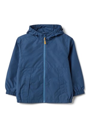 Blauwe kinderritsjas met capuchon, voorzien van een voorrits, elastische manchetten en twee zijzakken, plat neergelegd op een witte achtergrond.