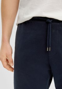 s.Oliver BERMUDA granatowy