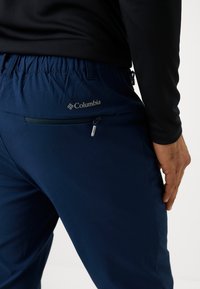 Columbia COLUMBIA TECH™ granatowy