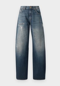 Jeans de denim en azul oscuro con acabado desgastado. Corte de pierna recta, diseño de cinco bolsillos, con desgarros y áreas descoloridas para una variación de textura.