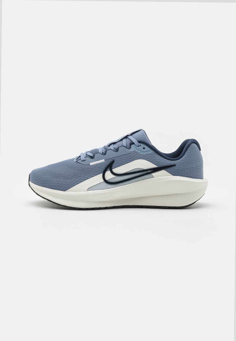 Nike Performance DOWNSHIFTER 13 - Laufschuh Straße - ashen slate/obsidian/sail/pure platinum/metallic silver/black