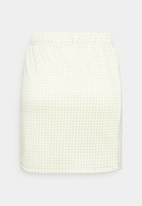 Saia verde-claro com padrão de gingham e cintura elástica. Feita de um tecido texturizado, apresenta uma silhueta e barra retas.