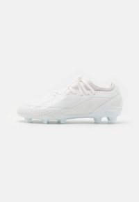 Unselected, footwear white