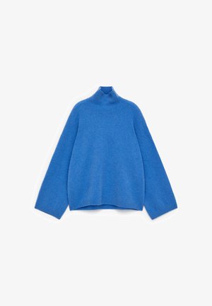 Blue turtleneck sweater made of soft wool, featuring long sleeves, a relaxed fit, ribbed cuffs, and a high neck design.