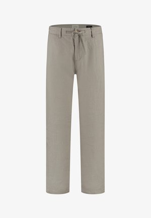 Pantaloni beige a gamba dritta con passanti per cintura e cintura in tessuto annodata in vita, vista frontale.